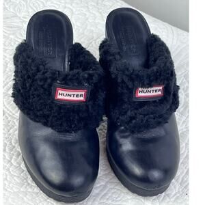 Hunter Women's Size 7 Black Burson Sheepskin Shearling Fur Lined Leather Clogs